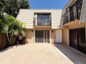 5741 57th Way in West Palm Beach, FL - Building Photo - Building Photo