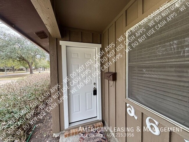 2618 Grand Blvd in Port Neches, TX - Building Photo - Building Photo