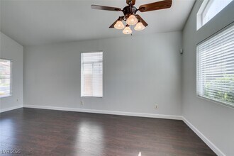 1425 Goldenspur Ln in Las Vegas, NV - Building Photo - Building Photo
