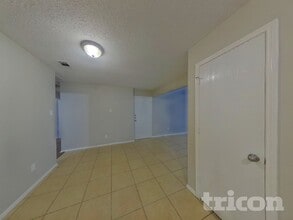 6701 Spur Ridge Ct in Arlington, TX - Foto de edificio - Building Photo