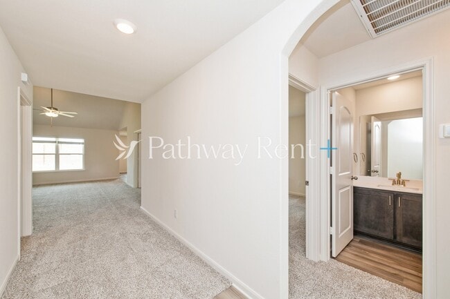 10832 Gray Mare Dr in Fort Worth, TX - Building Photo - Building Photo