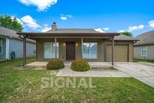 140 Bonnieville Dr in Calera, AL - Building Photo