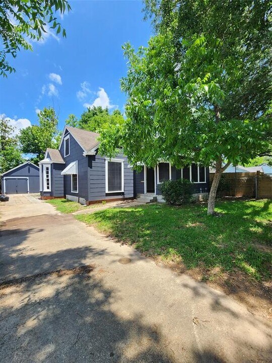 7617 Elm St in Houston, TX - Building Photo