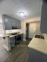 6123 Queen Anne Ct in Norcross, GA - Building Photo - Building Photo