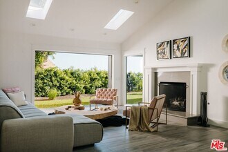 18013 Sea Reef Dr in Los Angeles, CA - Foto de edificio - Building Photo