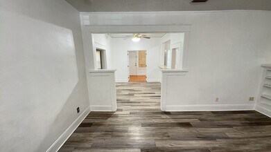 705 E Lake Ave in Tampa, FL - Foto de edificio - Building Photo