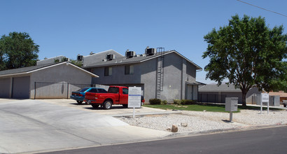 Mountain View Townhomes in Apple Valley, CA - Building Photo - Building Photo