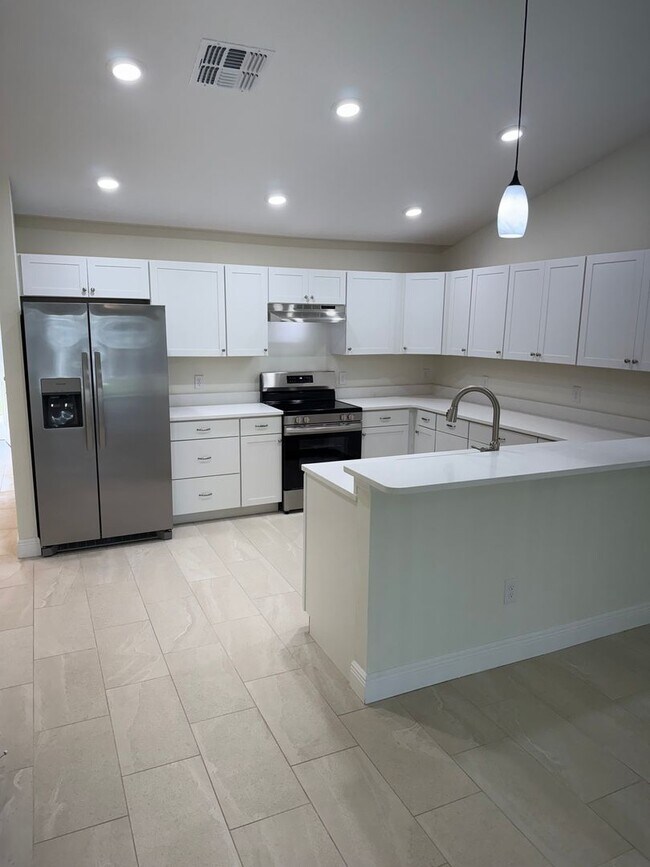 116 Dewitt Ct in Mount Dora, FL - Building Photo - Building Photo