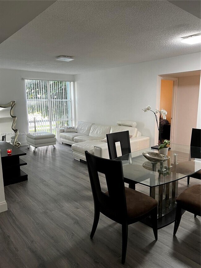 200 177th Dr, Unit 605 in Sunny Isles Beach, FL - Foto de edificio - Building Photo