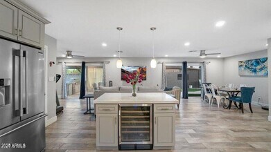 1614 N Sunset Dr in Tempe, AZ - Building Photo - Building Photo