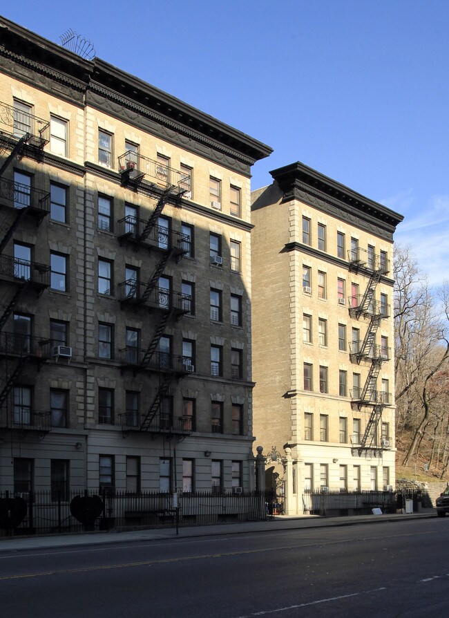 351 Saint Nicholas Ave in New York, NY - Building Photo - Building Photo