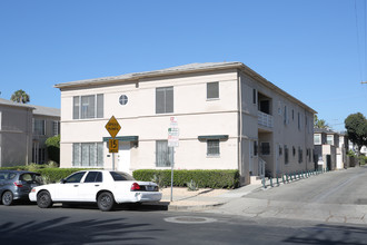 139 S Sweetzer Ave in Los Angeles, CA - Building Photo - Building Photo