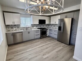 969 W 25th St in San Pedro, CA - Building Photo