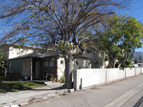 5412 Willowcrest Ave in North Hollywood, CA - Building Photo - Building Photo