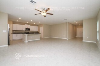 11217 Riley Pines Cir, Unit 410 in Gibsonton, FL - Building Photo - Building Photo