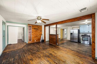 315 Jones St in Columbus, TX - Building Photo - Building Photo