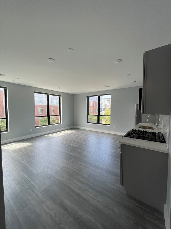 370 Western Ave, Unit 3 in Boston, MA - Building Photo - Building Photo
