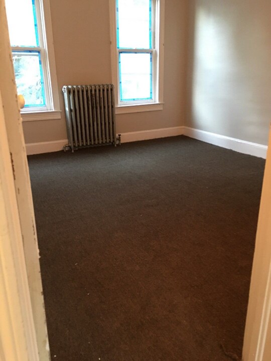 582 Sunbury St in Minersville, PA - Building Photo