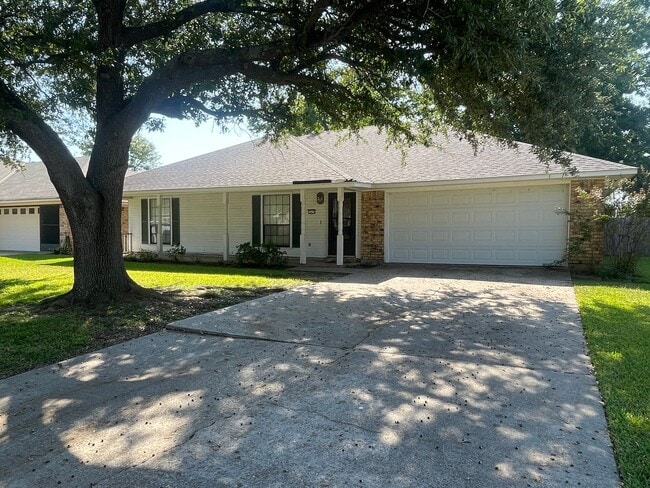 518 Glenwood St in Bossier City, LA - Building Photo - Building Photo