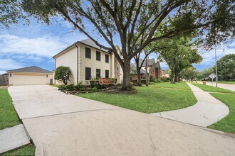 2405 Guilbeau Ln in Seabrook, TX - Building Photo - Building Photo