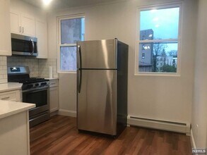 206 2nd St-Unit -3 in Hoboken, NJ - Building Photo - Building Photo