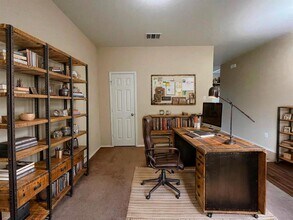 602 Moonwalker Trail in Buda, TX - Building Photo - Building Photo