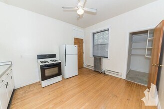 923 W Waveland Ave, Unit 2C in Chicago, IL - Building Photo - Building Photo