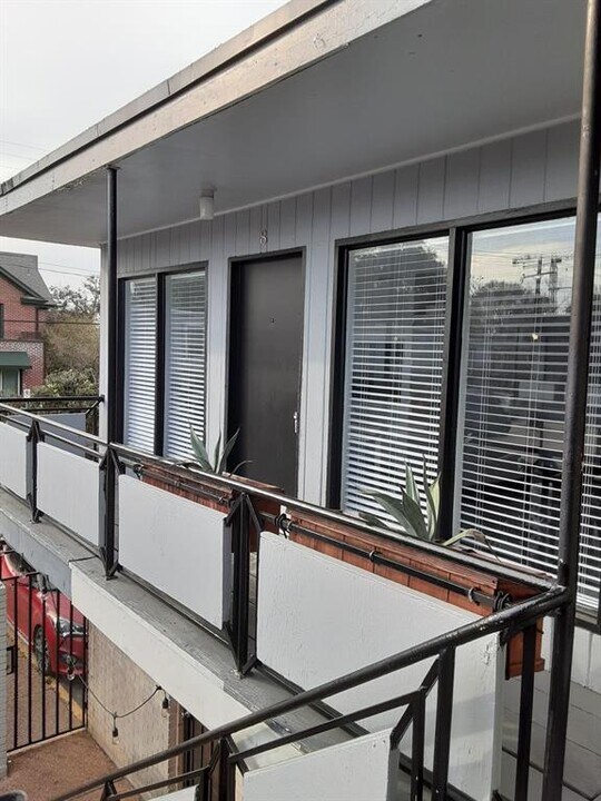 519 Branard St in Houston, TX - Building Photo