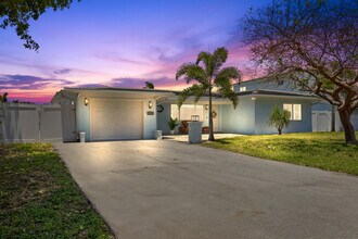 2333 SE 11th St in Pompano Beach, FL - Building Photo - Building Photo
