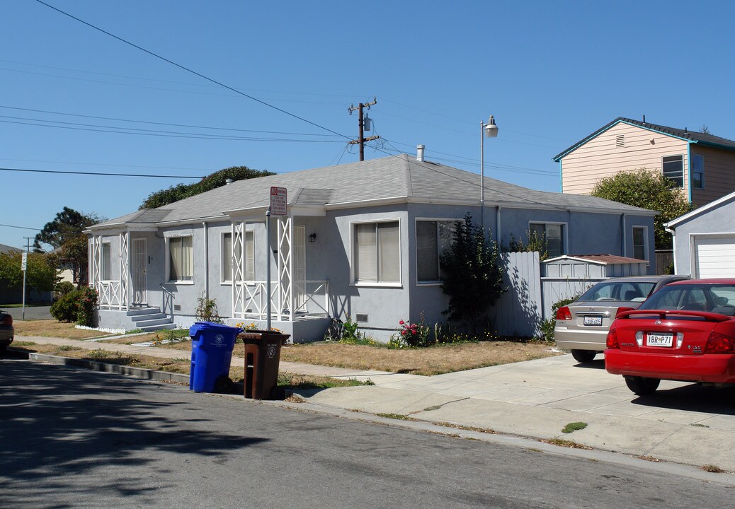 705 34th St in Richmond, CA - Building Photo