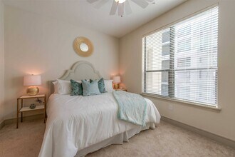 1800 St Joseph Pkwy in Houston, TX - Building Photo - Building Photo