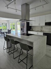 1001 SE 14th Dr in Deerfield Beach, FL - Building Photo - Building Photo