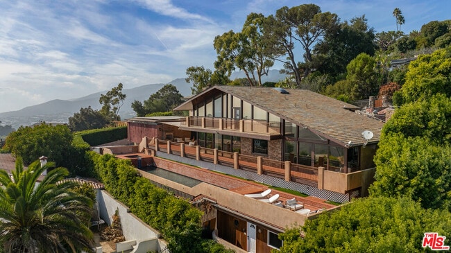 620 Resolano Dr in Los Angeles, CA - Building Photo - Building Photo