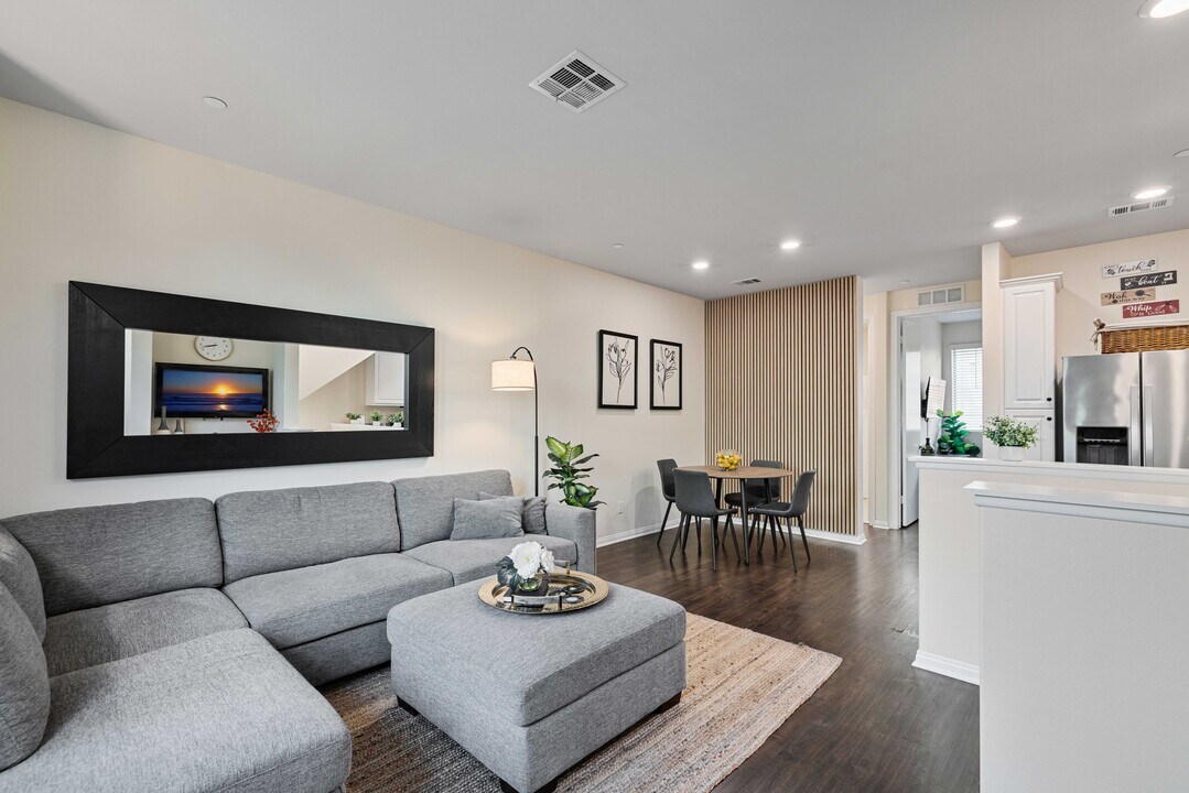 7221 Cedar Rd in Los Angeles, CA - Building Photo