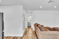 228 NW 9th Ave photo'