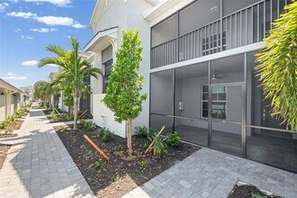 19007 Scallop Lp, Unit 108 in Lakewood Ranch, FL - Foto de edificio - Building Photo