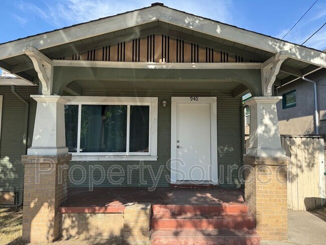 property at 940 N Sierra Nevada St