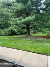41 Des Moines Ct in Tinton Falls, NJ - Building Photo - Building Photo