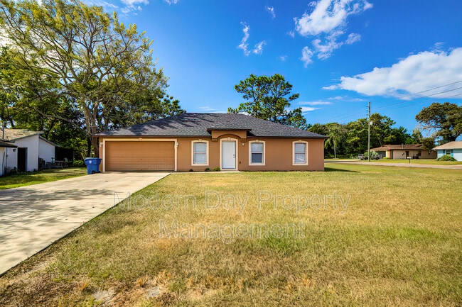 3059 Magellan Ave in Spring Hill, FL - Building Photo - Building Photo