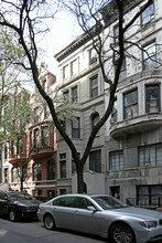 57 W 68th St in New York, NY - Building Photo - Building Photo