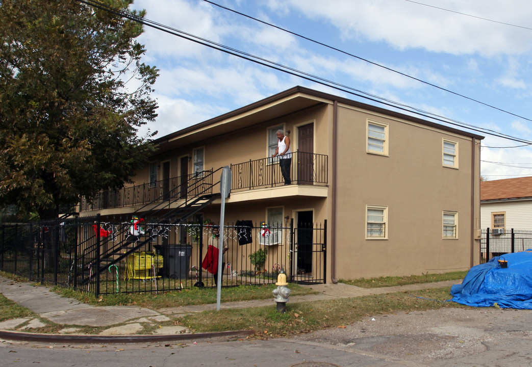 4421 Burgundy St in New Orleans, LA - Building Photo