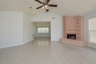 15702 Timber Rock Dr in Houston, TX - Building Photo - Building Photo