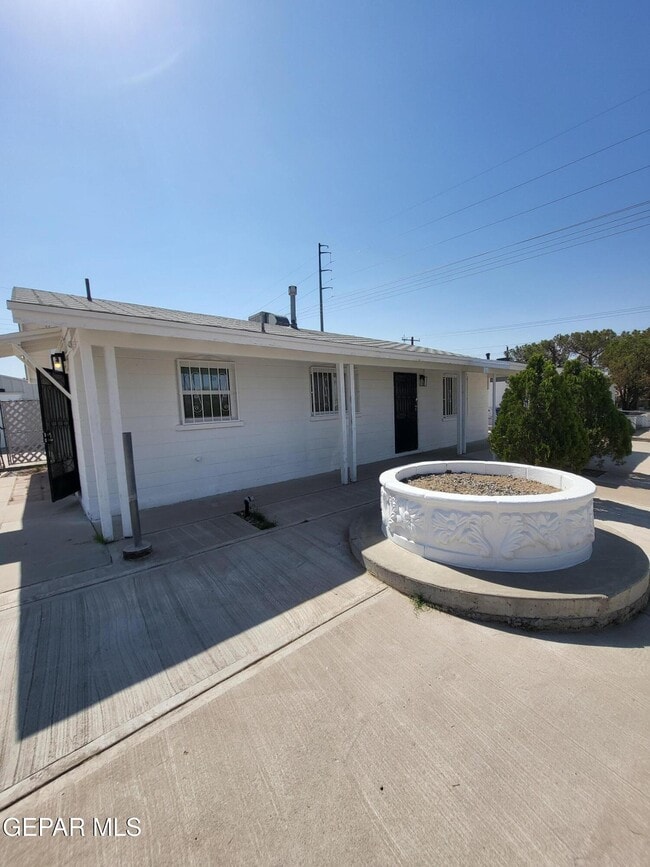 1102 Cuba Dr in El Paso, TX - Building Photo - Building Photo