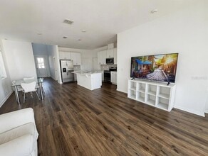 2345 Treasure Hill St in Minneola, FL - Foto de edificio - Building Photo