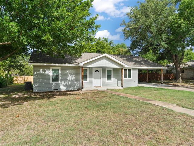 109 Harmonson in Justin, TX - Building Photo - Building Photo