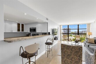 400 Leslie Dr, Unit 1001 in Hallandale Beach, FL - Foto de edificio - Building Photo
