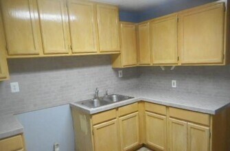 1617 Cambridge Dr in Corpus Christi, TX - Foto de edificio - Building Photo
