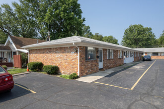 5521 Douglas Rd in Toledo, OH - Building Photo - Building Photo