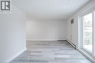 6287 O'Neil St in Niagara Falls, ON - Building Photo - Building Photo