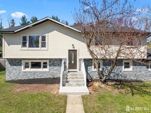 34 Hershey Rd in East Brunswick, NJ - Building Photo - Building Photo